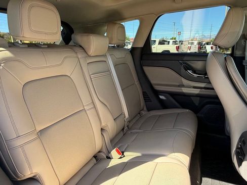 Used 2022 Lincoln Corsair FWD w/ Premium Package image 32