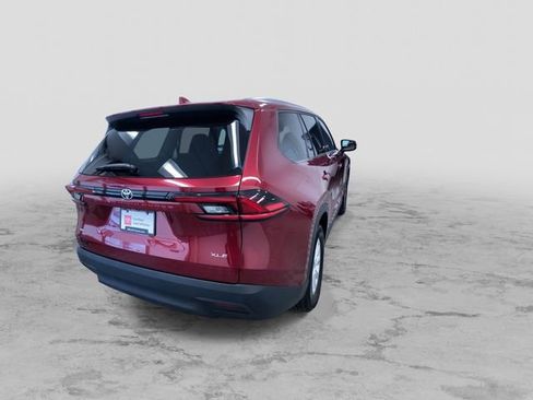 Certified 2025 Toyota Grand Highlander AWD image 9