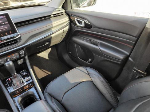 Used 2022 Jeep Compass Trailhawk w/ Trailhawk Elite Group image 16