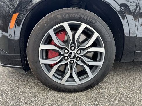 Used 2024 Cadillac XT6 Sport w/ Technology Package image 2