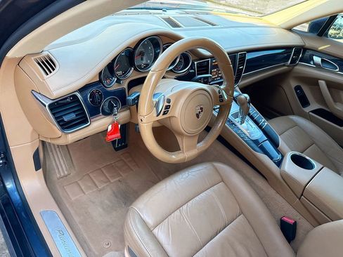 Used 2011 Porsche Panamera 4S image 10