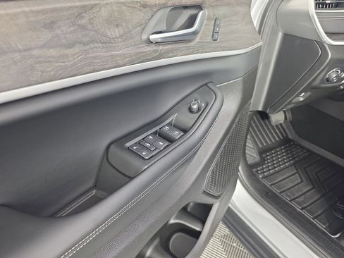 Used 2025 Jeep Grand Cherokee L Limited RWD image 18