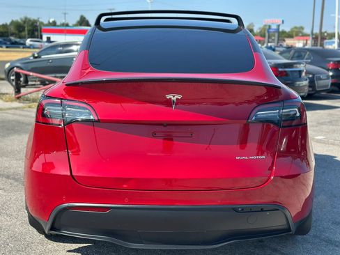 Used 2021 Tesla Model Y Long Range AWD/4WD image 7