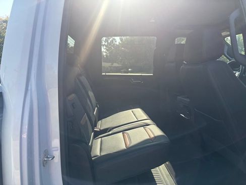 Used 2024 GMC Sierra 2500 AT4 w/ AT4 Premium Plus Package AWD/4WD image 17