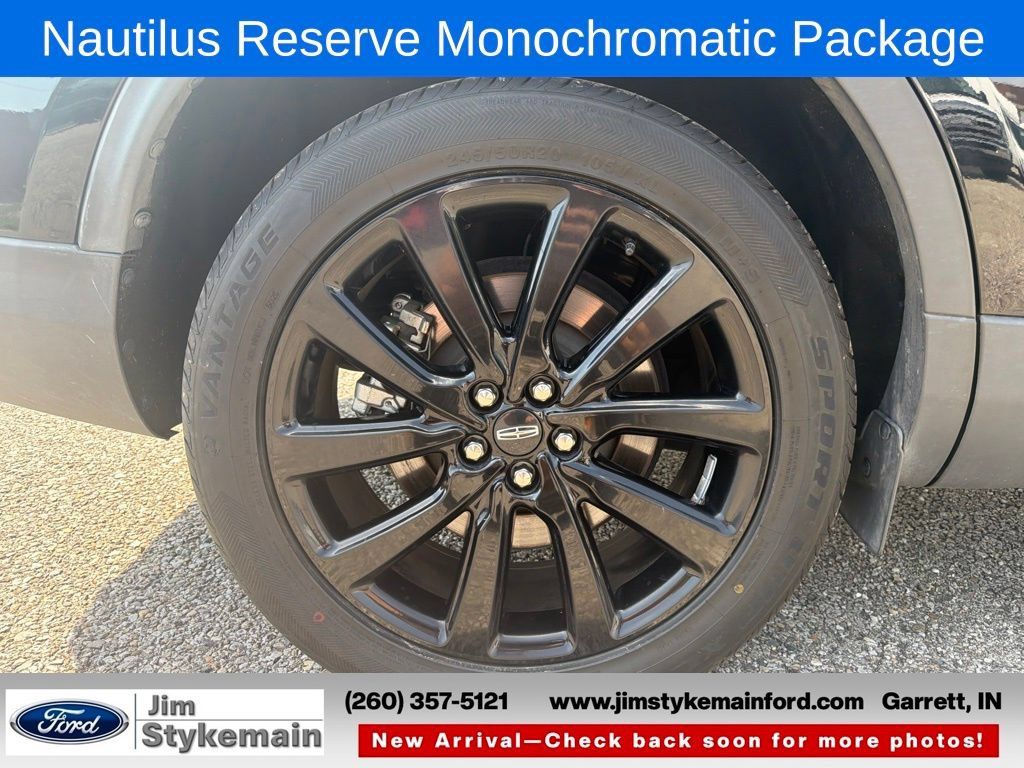 Used 2023 Lincoln Nautilus Reserve w/ Equipment Group 201A AWD/4WD image 8