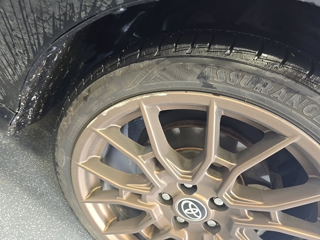 Used 2023 Toyota Camry SE FWD image 3