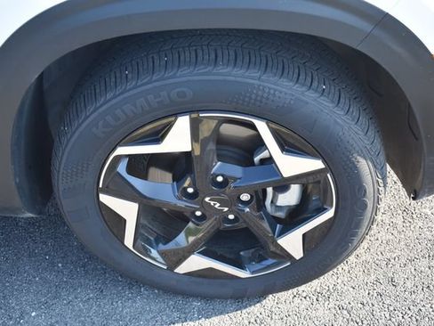 Certified 2025 Kia Seltos S AWD/4WD image 11
