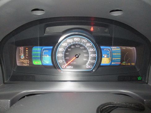 Used 2010 Ford Fusion Hybrid FWD image 18