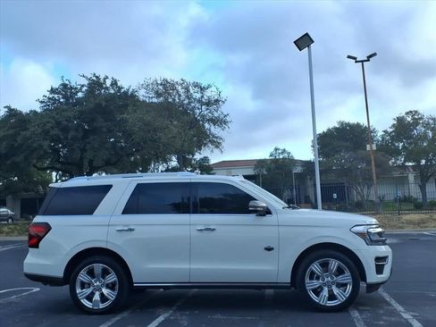 Used 2022 Ford Expedition King Ranch AWD/4WD image 3