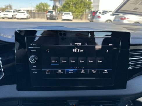 Used 2025 Volkswagen Jetta Sport image 24