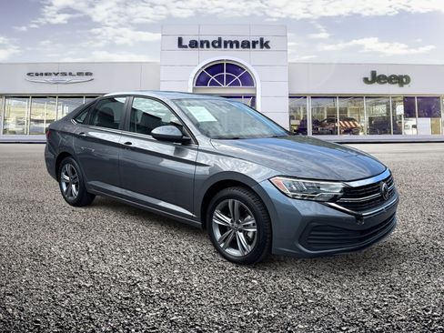 Used 2024 Volkswagen Jetta SE image 19