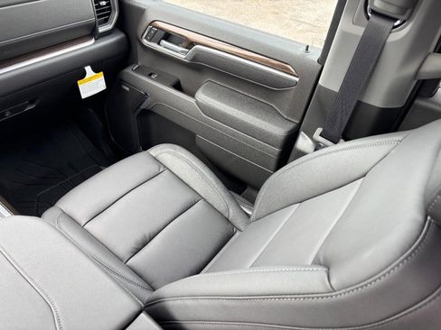 New 2026 Chevrolet Silverado 1500 RST w/ Redline Edition AWD/4WD image 10