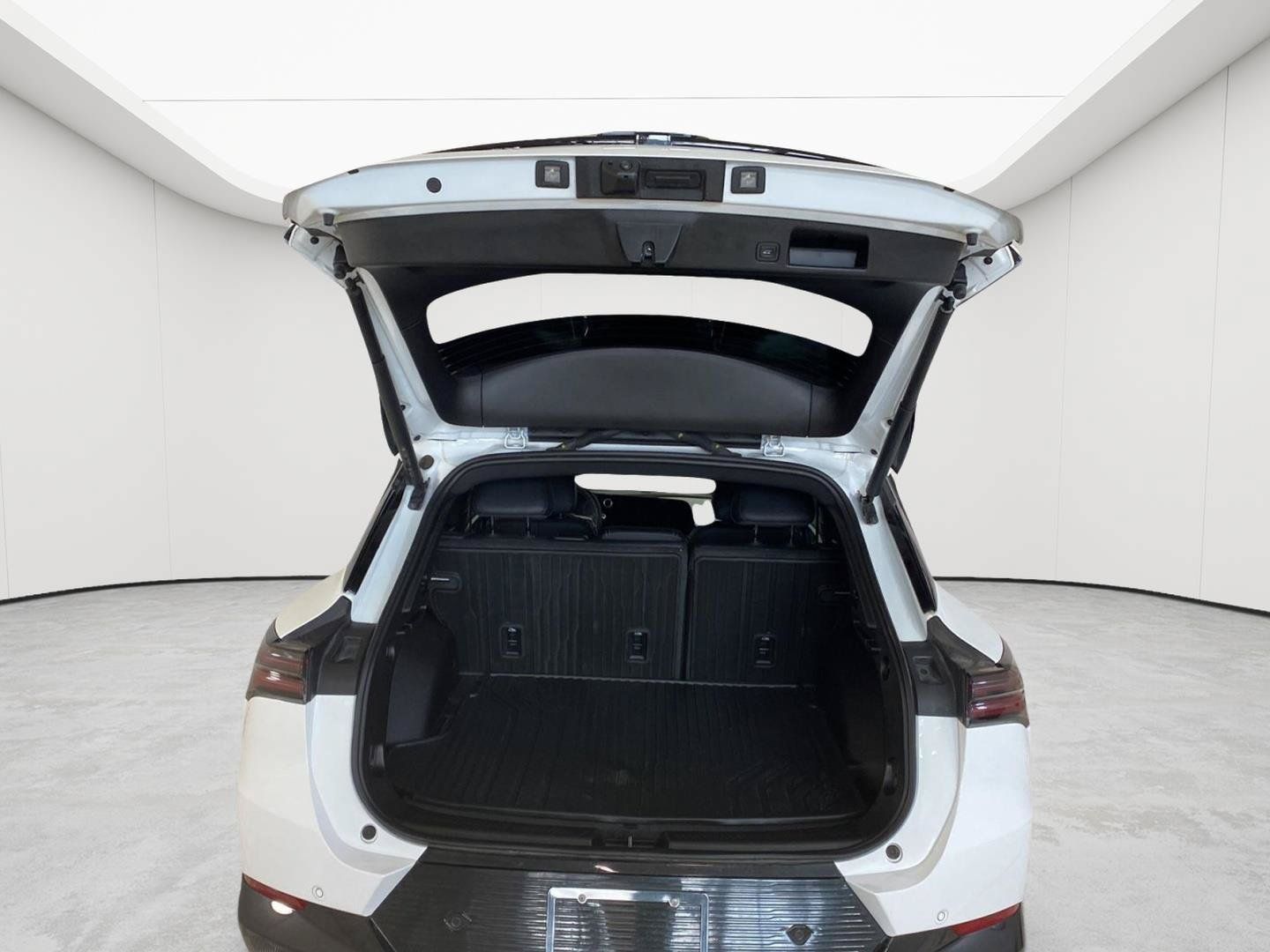 Used 2024 Chevrolet Equinox EV LT FWD image 8