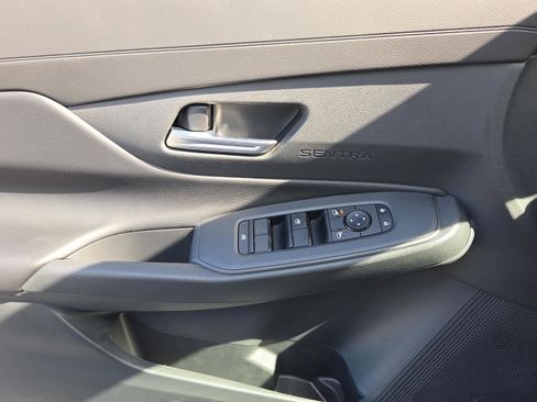 Used 2010 Ford Taurus SEL image 27