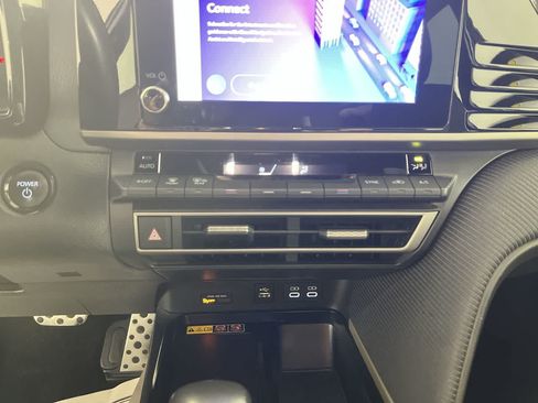 Used 2025 Toyota Camry SE FWD image 20