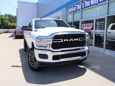 Used 2022 RAM 2500 Big Horn AWD/4WD image 34