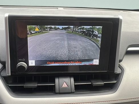 Used 2025 Toyota RAV4 XLE FWD image 17