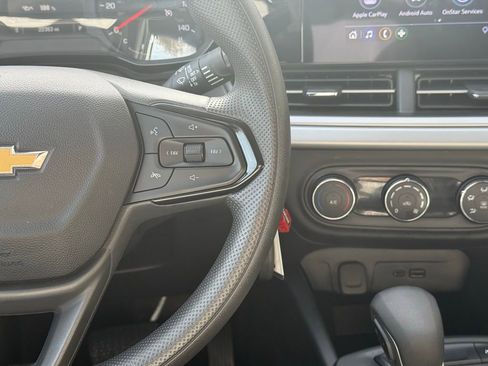 Used 2025 Chevrolet Trax LS image 11