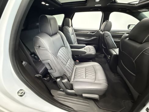 Used 2023 Buick Enclave Avenir image 30