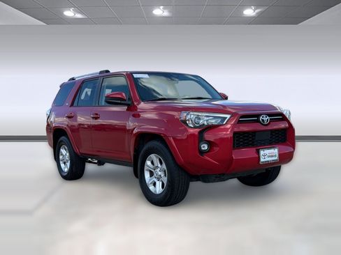 Used 2021 Toyota 4Runner SR5 RWD image 7
