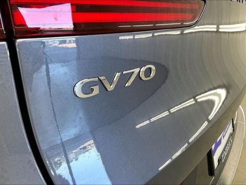 New 2026 Genesis GV70 2.5T AWD/4WD image 17