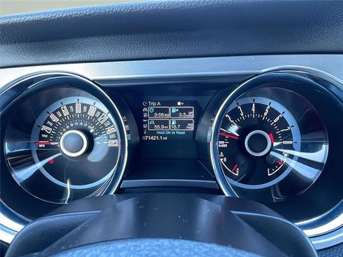 Used 2013 Ford Mustang Premium image 19