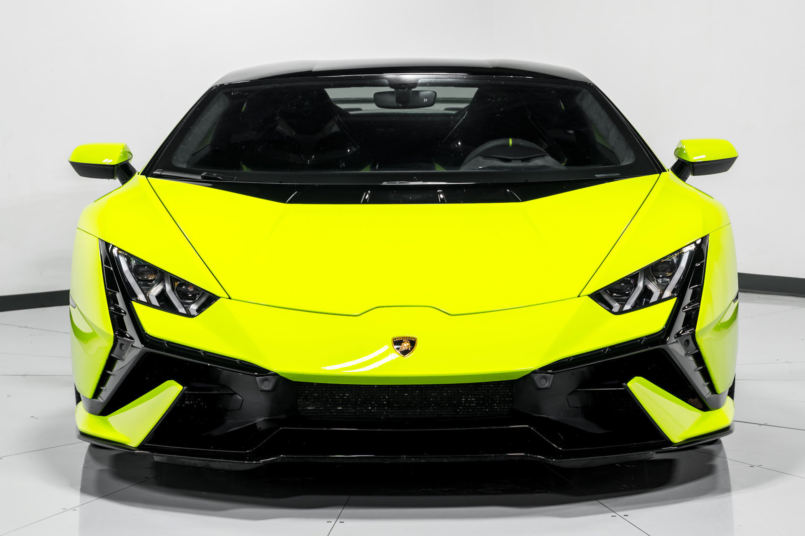 Used 2023 Lamborghini Huracan Tecnica RWD image 8