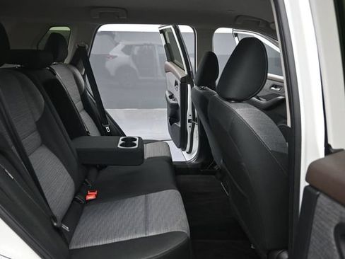 Used 2023 Nissan Rogue SV FWD image 27