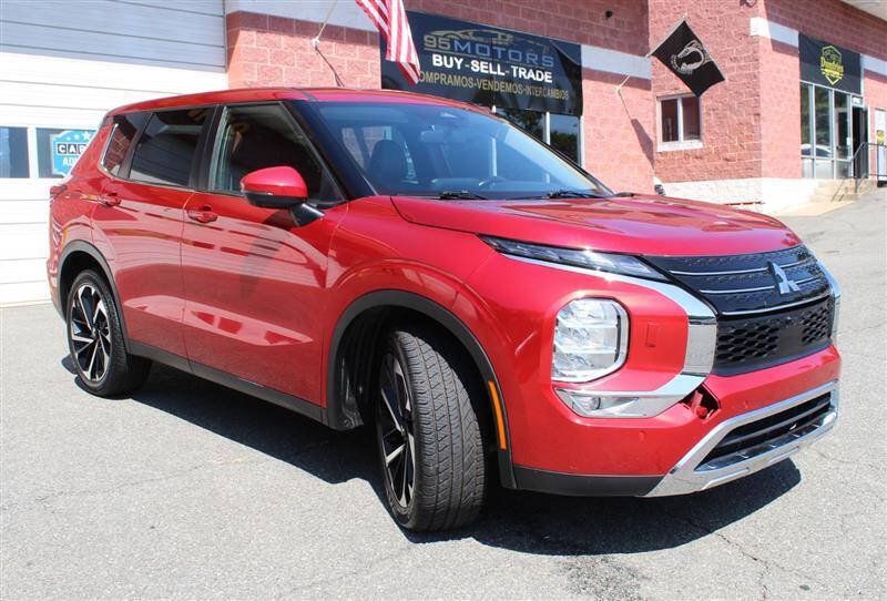 Used 2023 Mitsubishi Outlander SE AWD/4WD image 7