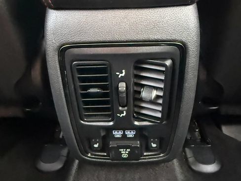 Used 2018 Dodge Durango GT AWD/4WD image 28