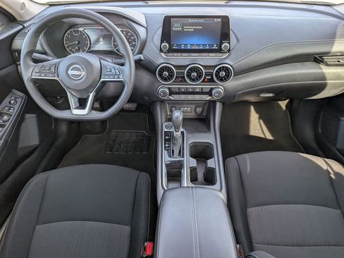 Used 2025 Nissan Sentra SV image 9