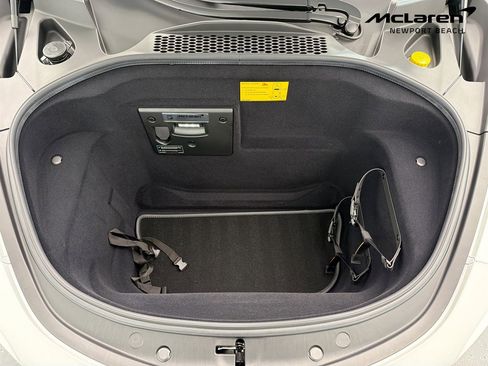 Used 2025 McLaren Artura RWD image 26