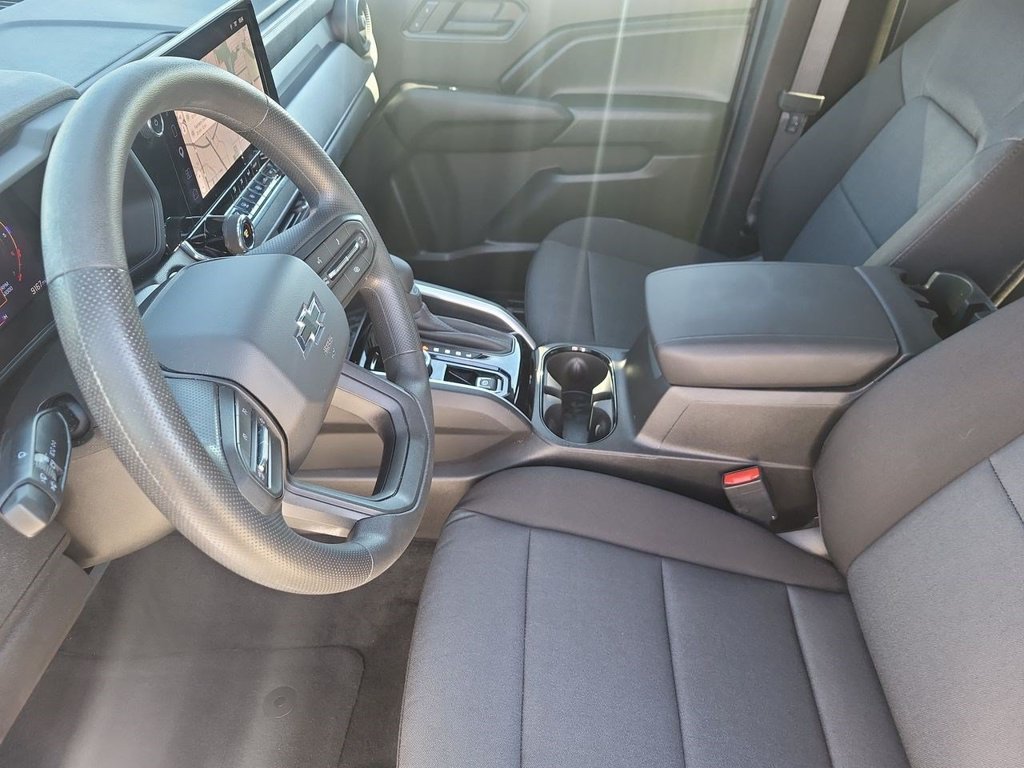 Used 2026 Chevrolet Colorado Trail Boss w/ LPO, Tailgate Decal Package AWD/4WD image 25