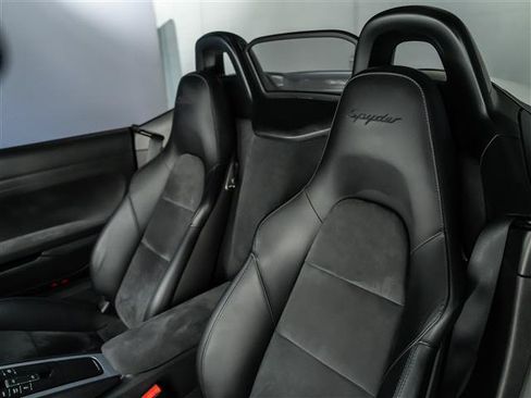 Certified 2016 Porsche Boxster Spyder RWD image 5