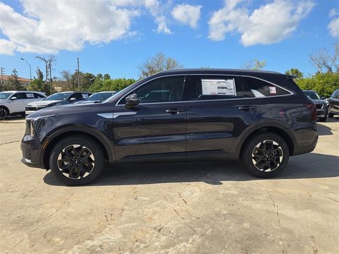 New 2026 Kia Sorento S image 5