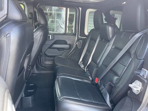 Used 2018 Jeep Wrangler Unlimited Sahara w/ Dual Top Group AWD/4WD image 23