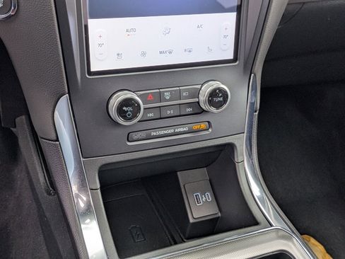 Certified 2022 Ford Edge Titanium w/ Equipment Group 301A image 23