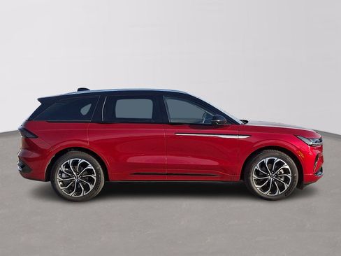 Certified 2025 Lincoln Nautilus Reserve AWD/4WD image 7
