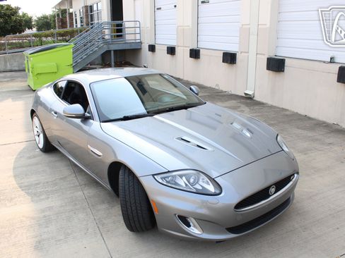 Used 2012 Jaguar XKR R RWD image 32