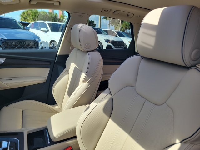 Used 2024 Audi Q5 e Prestige AWD/4WD image 16