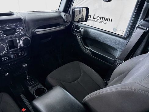 Used 2018 Jeep Wrangler Unlimited Sport w/ Connectivity Group AWD/4WD image 20