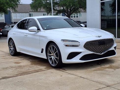 Used 2023 Genesis G70 2.0T RWD image 2