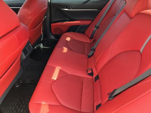 Used 2018 Toyota Camry XSE image 37