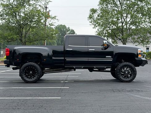 Used 2018 Chevrolet Silverado 3500 High Country w/ Duramax Plus Package AWD/4WD image 5
