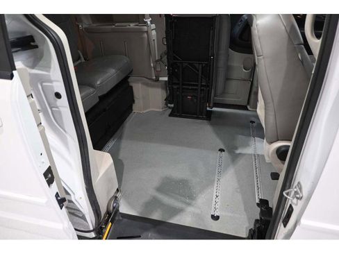 Used 2017 Dodge Grand Caravan SE w/ Power Window Group FWD image 19