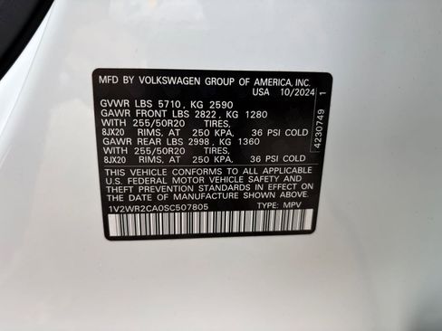 Used 2025 Volkswagen Atlas SE image 32