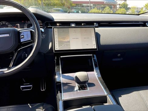 New 2026 Land Rover Range Rover Velar Dynamic SE AWD/4WD image 9