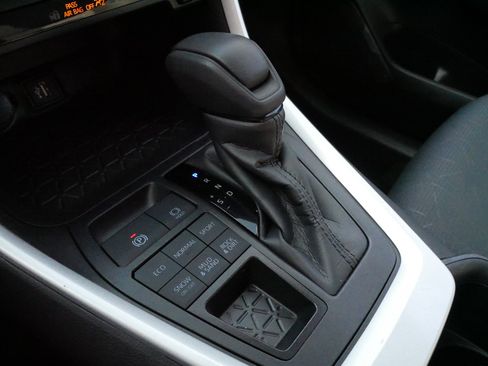 Certified 2025 Toyota RAV4 XLE image 24