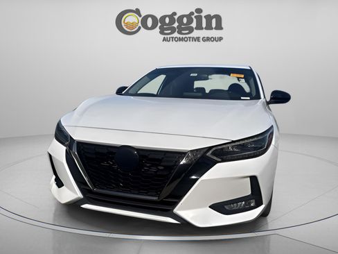 Used 2021 Nissan Sentra SR w/ SR Premium Package image 26