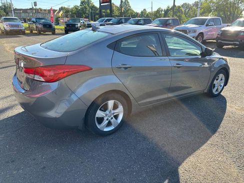 Used 2013 Hyundai Elantra GLS w/ Preferred Pkg FWD image 3